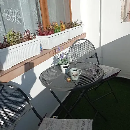 Prague 布尔加斯